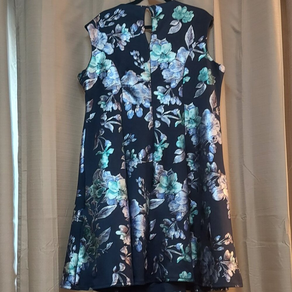 Roz & Ali Dress - Picture 6 of 6